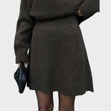 Lara | Conjunto de Falda y Suéter de Punto