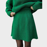 Lara | Conjunto de Falda y Suéter de Punto