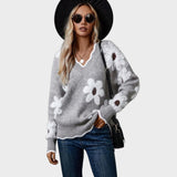 Paula | Πλεκτό πουλόβερ με φλοράλ ντεκολτέ και V λαιμόκοψη