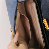 Celeste | Tote Mala Estampado Cobra Relieve Cuero Vegano