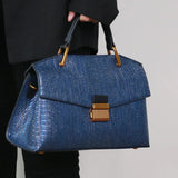 Celeste | Tote Mala Estampado Cobra Relieve Cuero Vegano