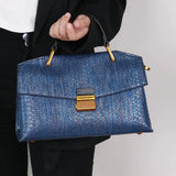 Celeste | Tote Mala Estampado Cobra Relieve Cuero Vegano