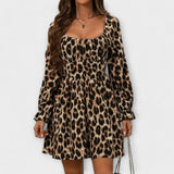 Vestido con estampado de leopardo encantador